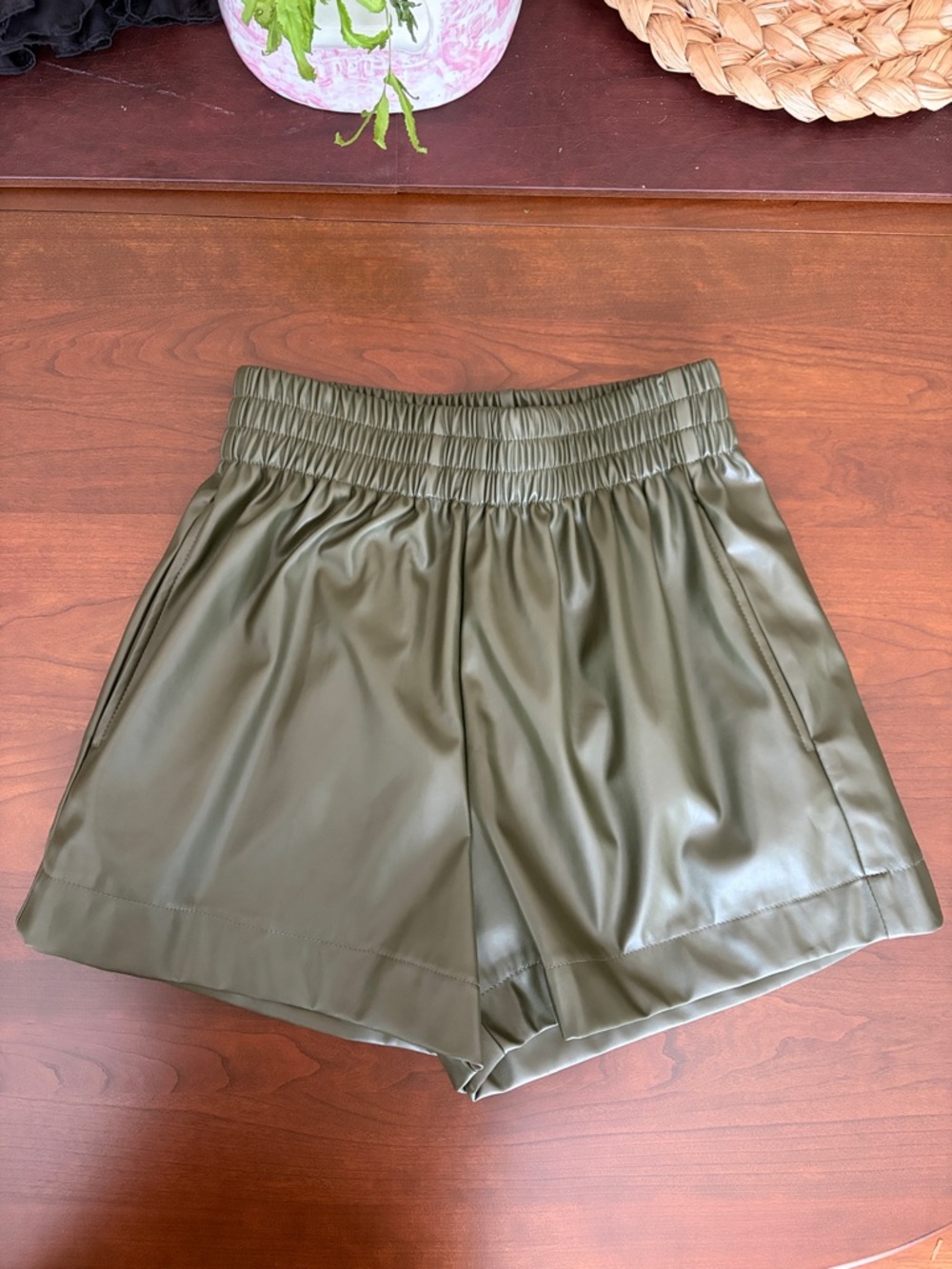 Olive Faux Leather Elastic-Waist Women's Shorts